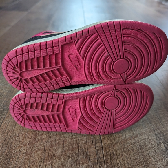 AIR JORDAN 1 RETRO HIGH GS (Black / Vivid Pink) - Picture 3 of 5